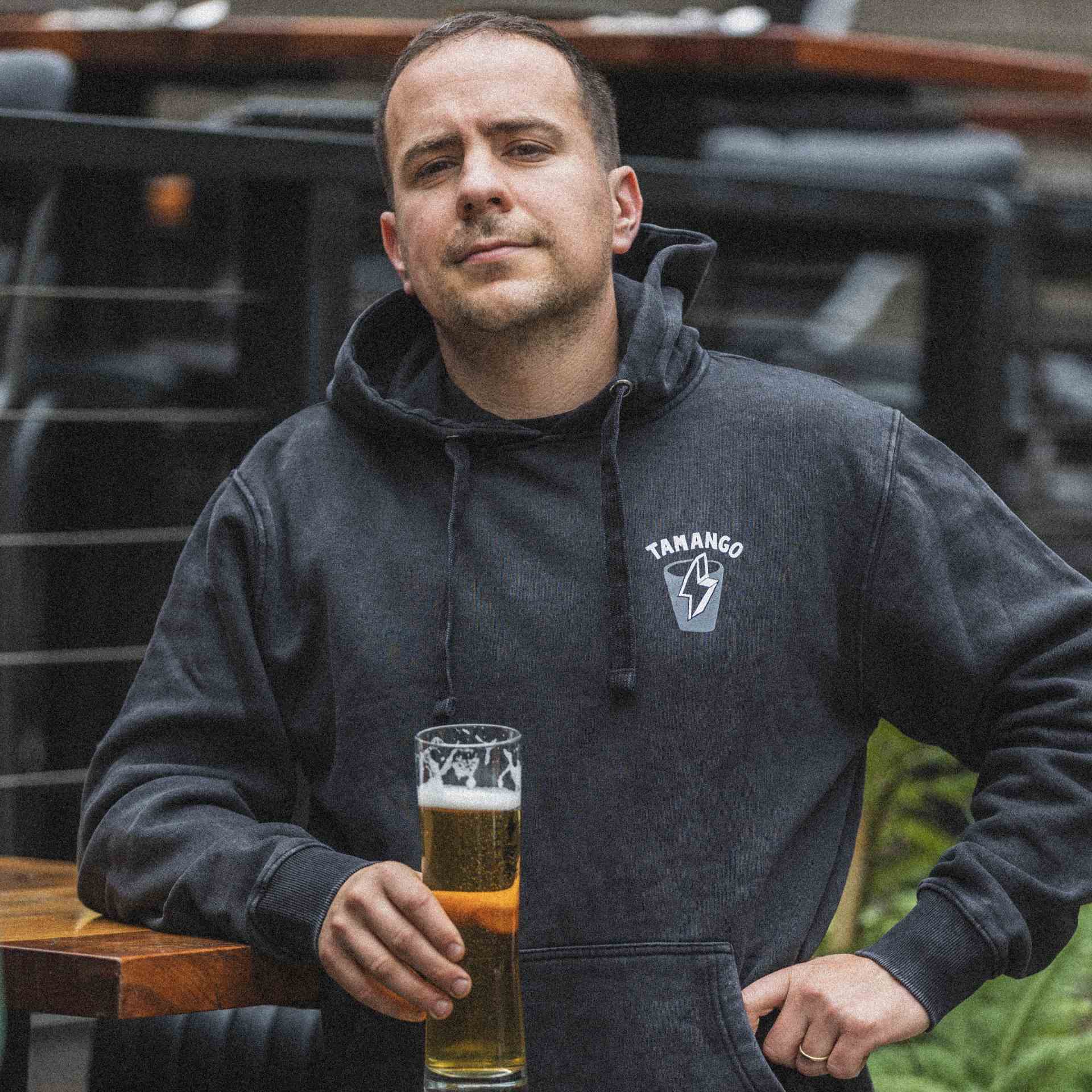 Polerón From Here To Beer Negro Desgastado